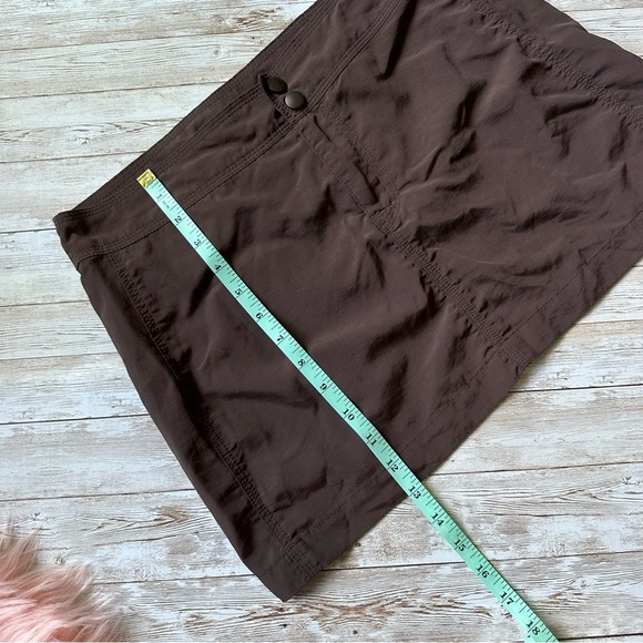 L.L. Bean Nylon Mini Skirt | size 8 EUC - Picture 2 of 6